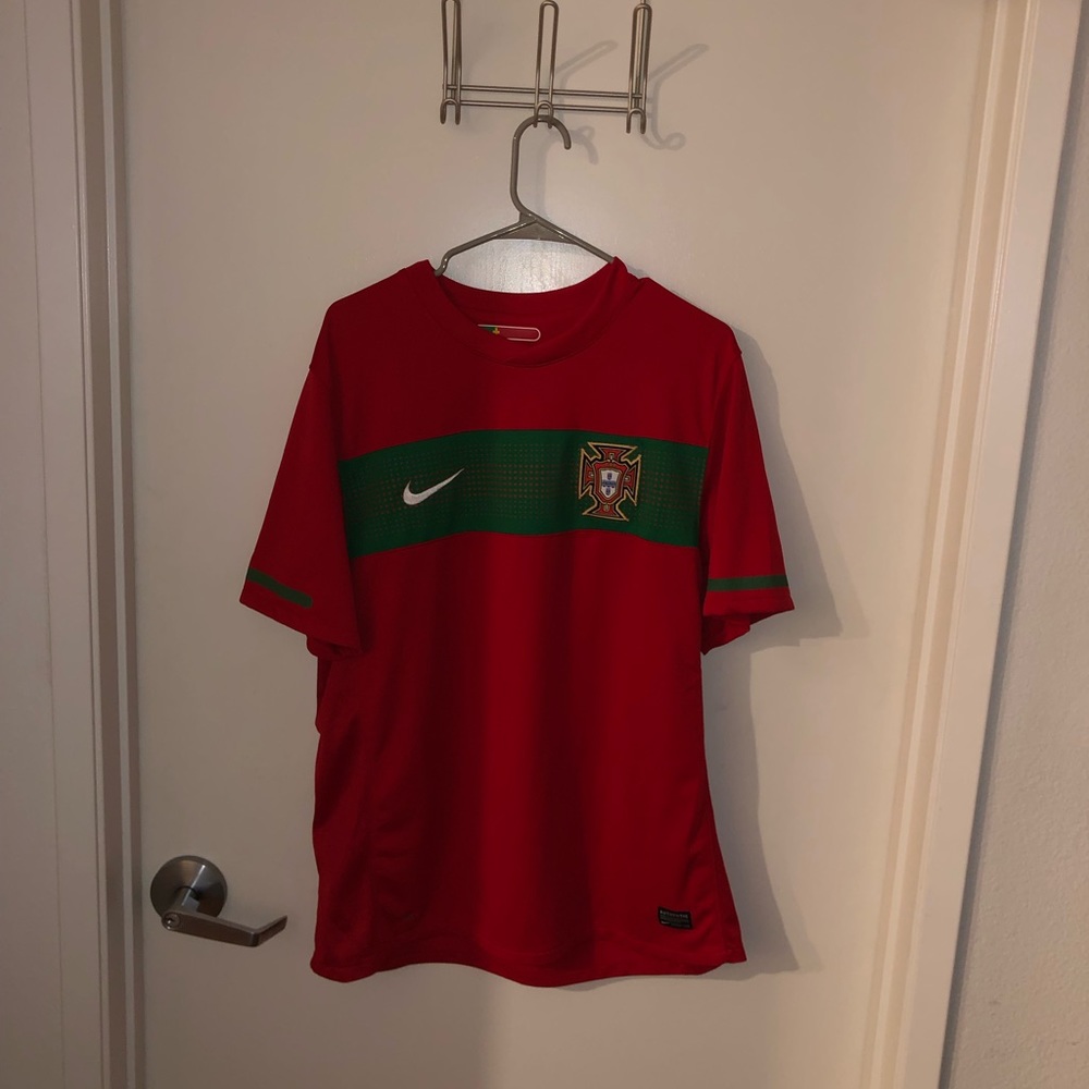 Men’s Nike Portugal 2010 World Cup jersey Large